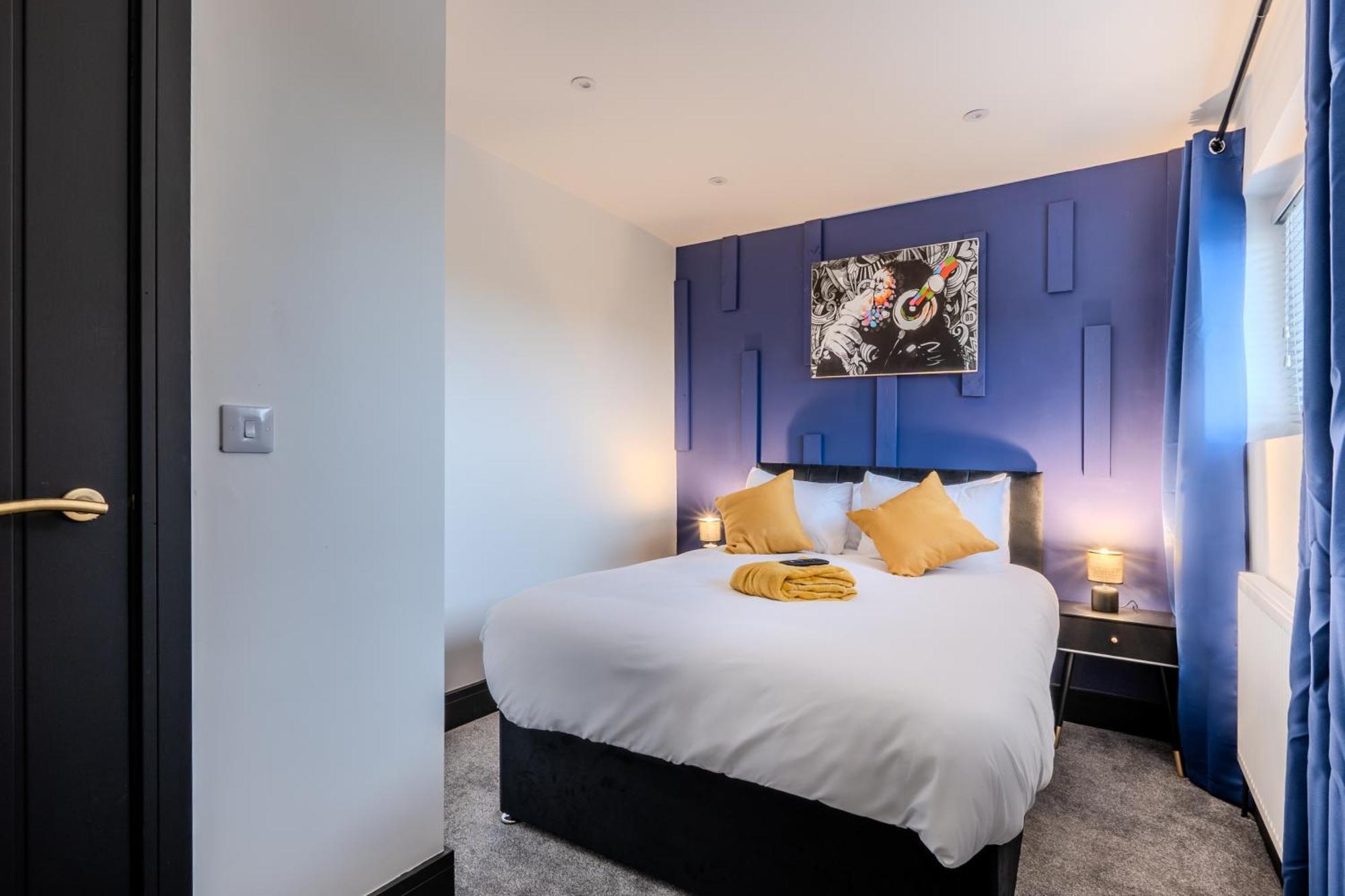 Modern 3Br Home - Private Parking - Tv In Every Bedroom Свонсі Екстер'єр фото