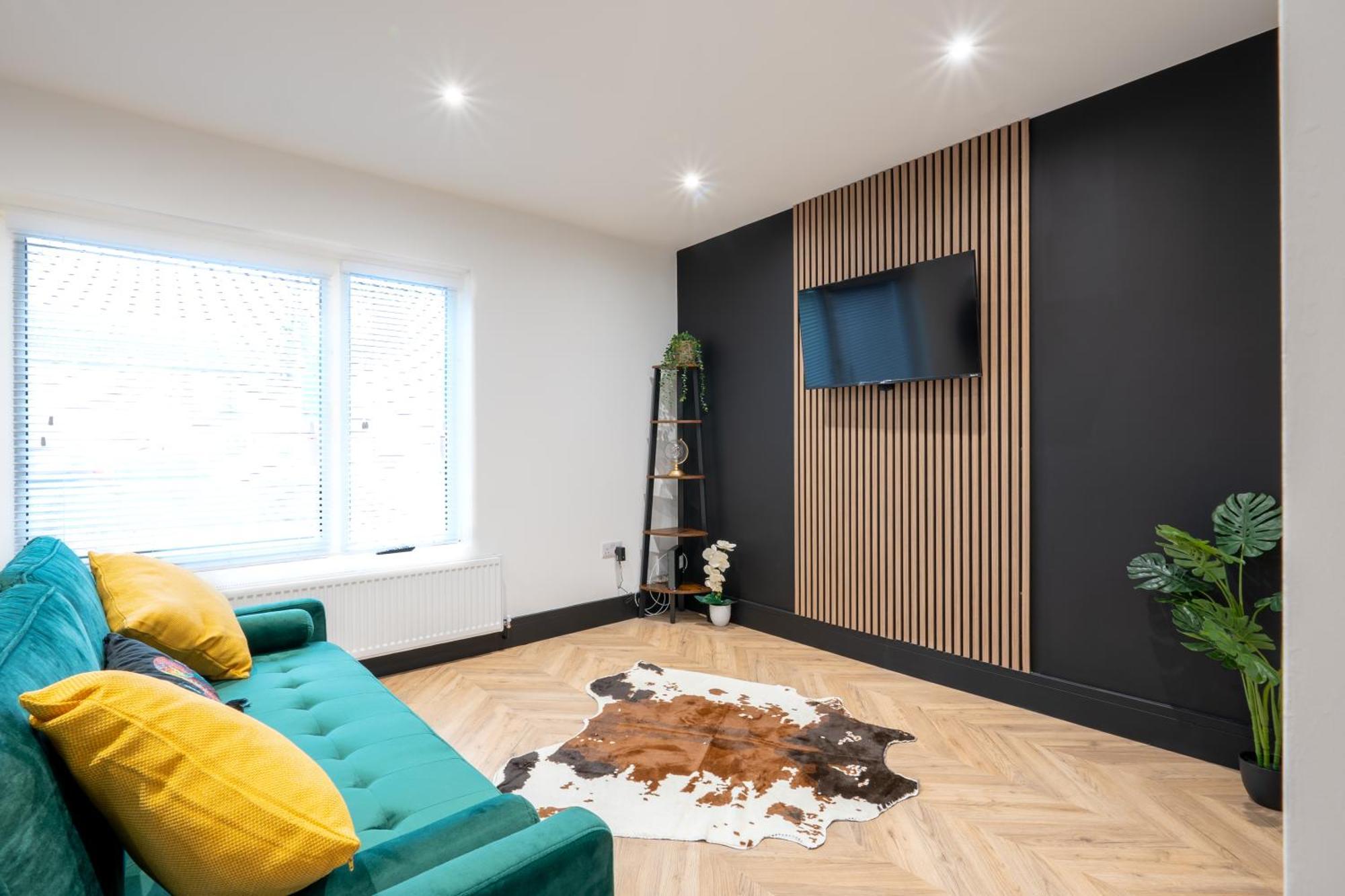 Modern 3Br Home - Private Parking - Tv In Every Bedroom Свонсі Екстер'єр фото